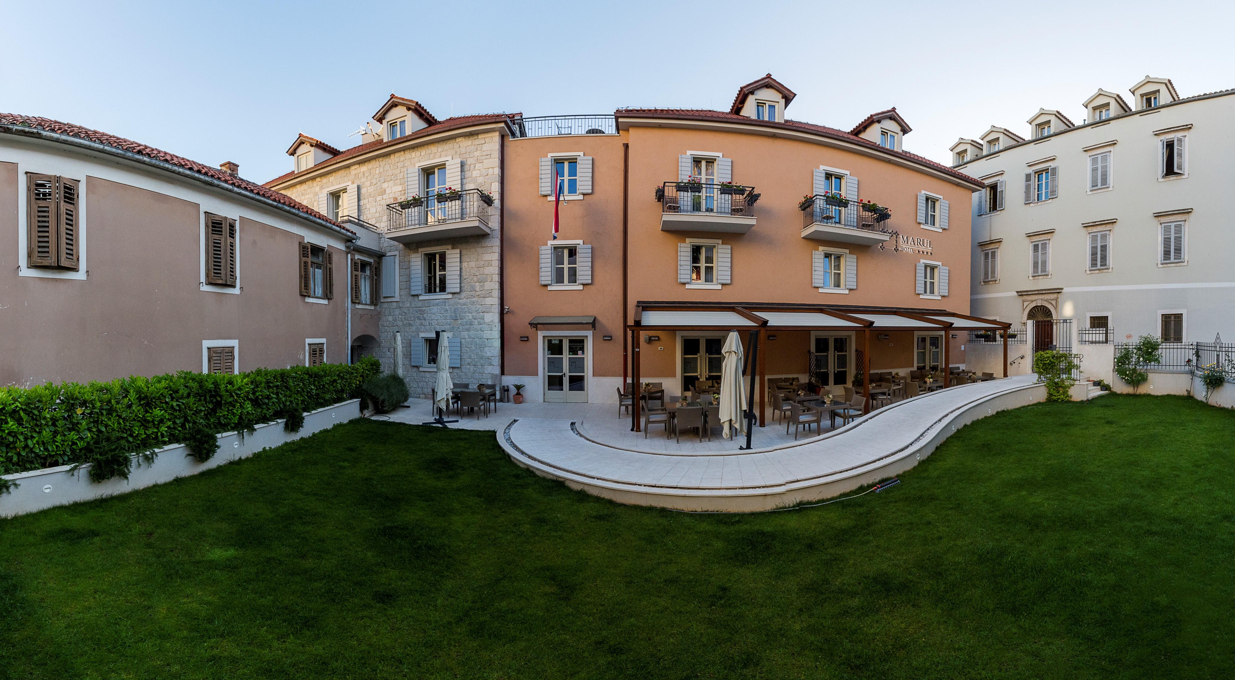 Hotel Marul Сплит Екстериор снимка